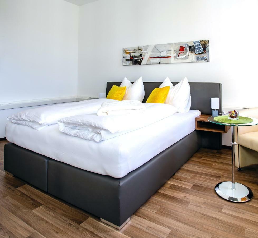 Health Vital Comfort Guestrooms Велс Екстериор снимка